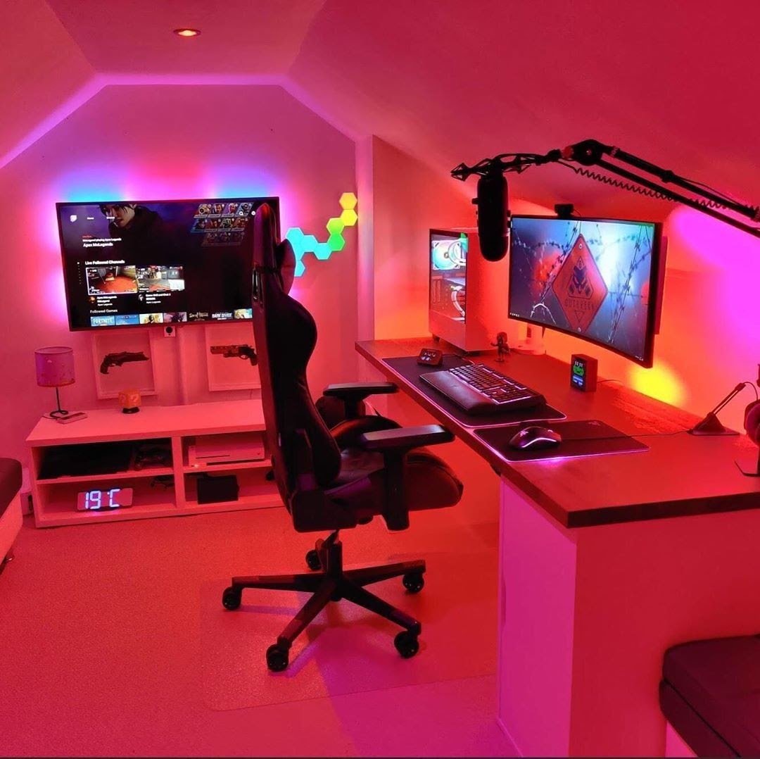 Pink Lights Gaming Bedroom Idea