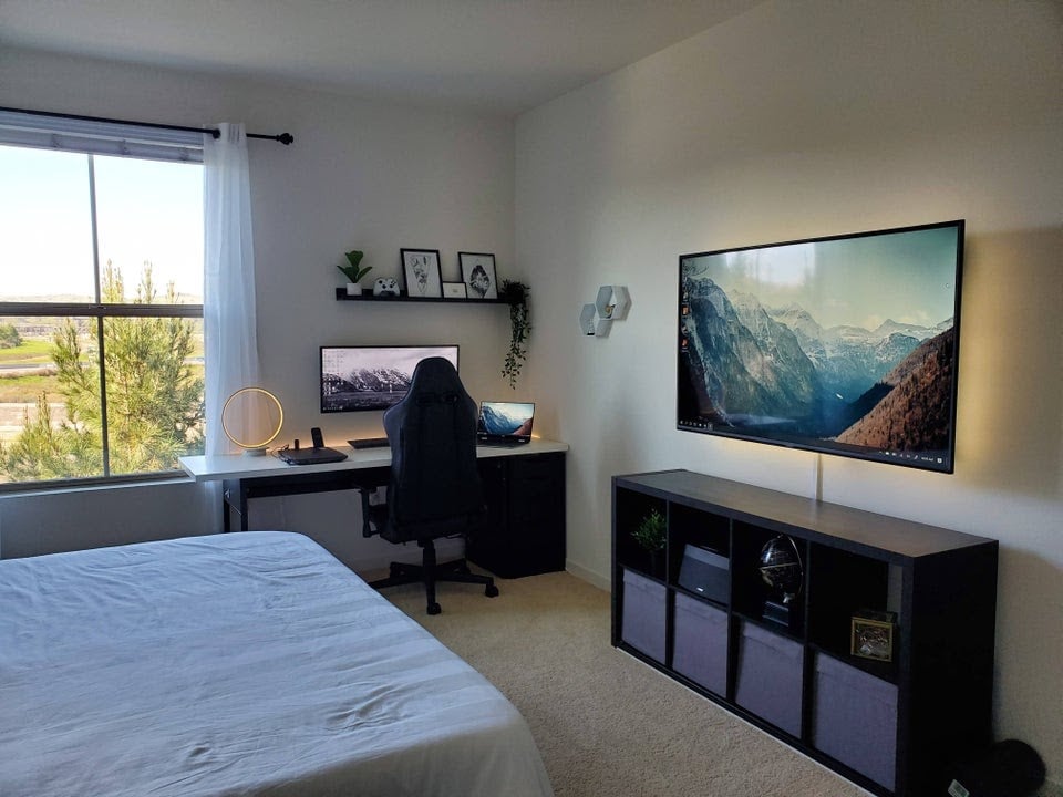 Multi-Functional Gaming Bedroom Idea