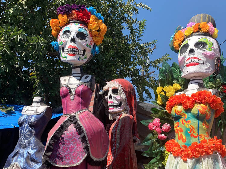 Día de los Muertos: Discovering Mexico’s Yearly Day of the Dead Customs and Festivities