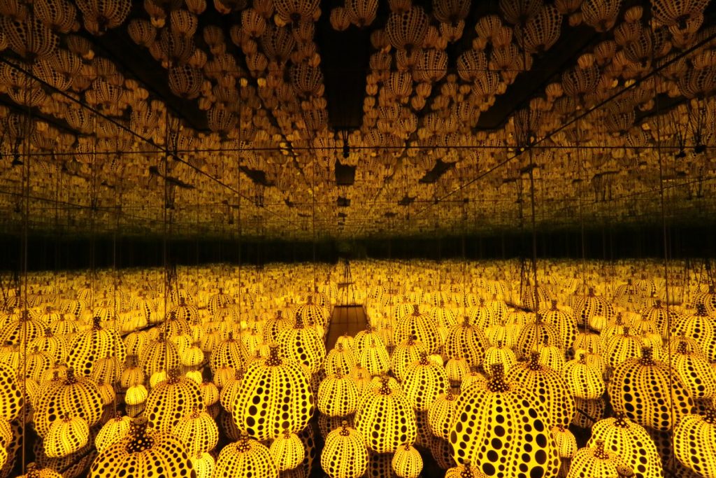 “Australia Displays a Comprehensive Exhibition Honoring Yayoi Kusama’s Artistic Heritage”