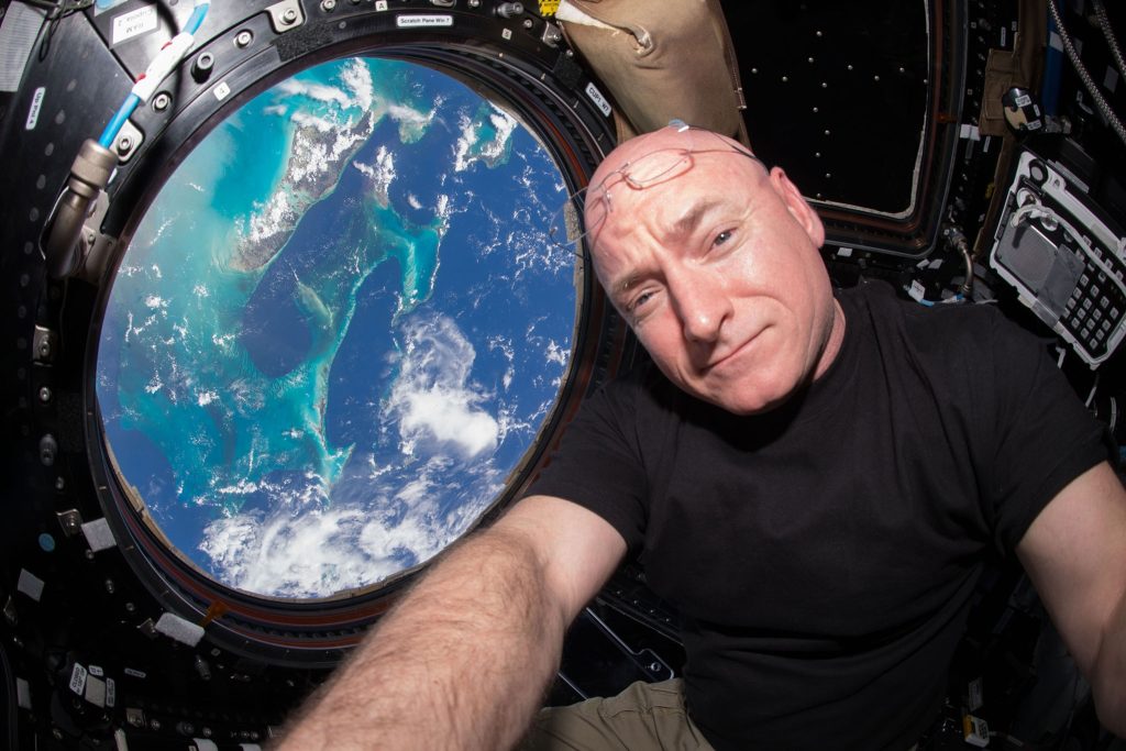 “NASA Astronauts Present Breathtaking Holiday Image While Marooned in Space”