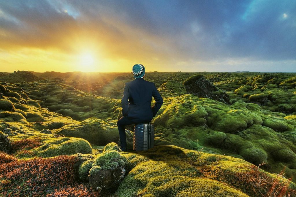 Photographer Takes Breathtaking Shots of Lava Eruption at Iceland’s Sundhnúka Crater