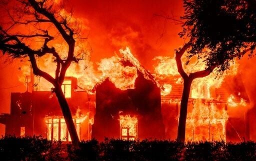 Los Angeles Photographer Forced to Evacuate and Loses Essential Photography Equipment in Catastrophic Eaton Fire