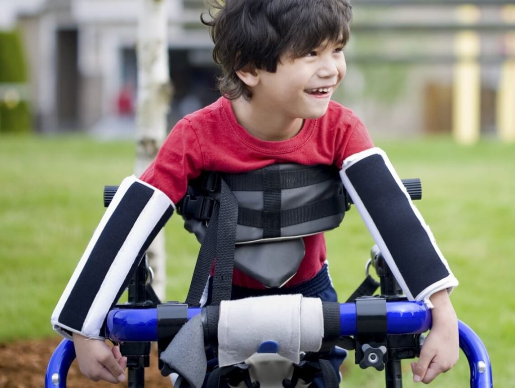 Paralyzed Individual Kindly Contributes to Assist Child with Cerebral Palsy