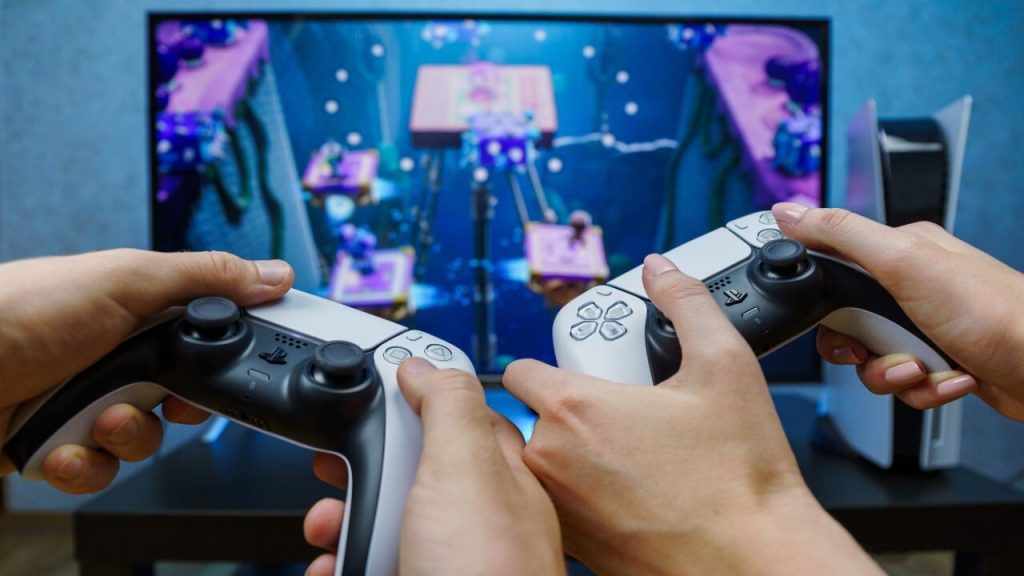 10 Excellent Gift Ideas for PlayStation 5 Gamers