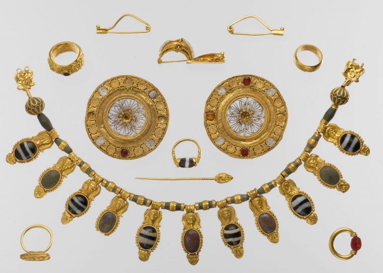 A Case for Including Jewelry in Art History Studies A Case for Including Jewelry in Art History Studies