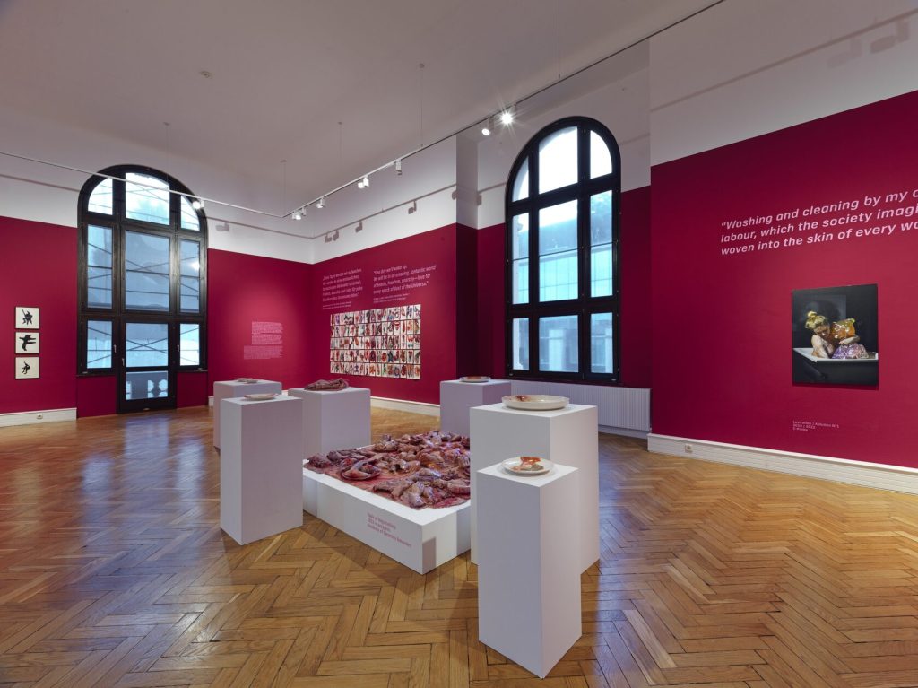 A Large Vulva-Shaped Art Installation Travels Through European Cities A Large Vulva-Shaped Art Installation Travels Through European Cities