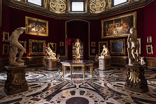 17th-Century Painting Damaged by Visitor at Uffizi Galleries 17th-Century Painting Damaged by Visitor at Uffizi Galleries