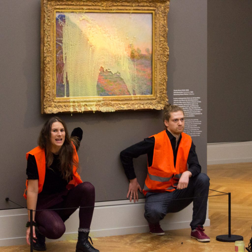 Visitors Damage Van Gogh Chair by Sitting on It in Museum Visitors Damage Van Gogh Chair by Sitting on It in Museum