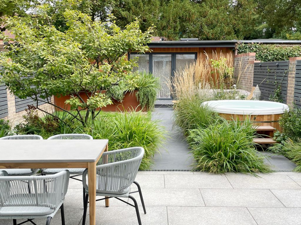 Pop-Up Installation Effortlessly Merges Botanical Patterns with Urban Features