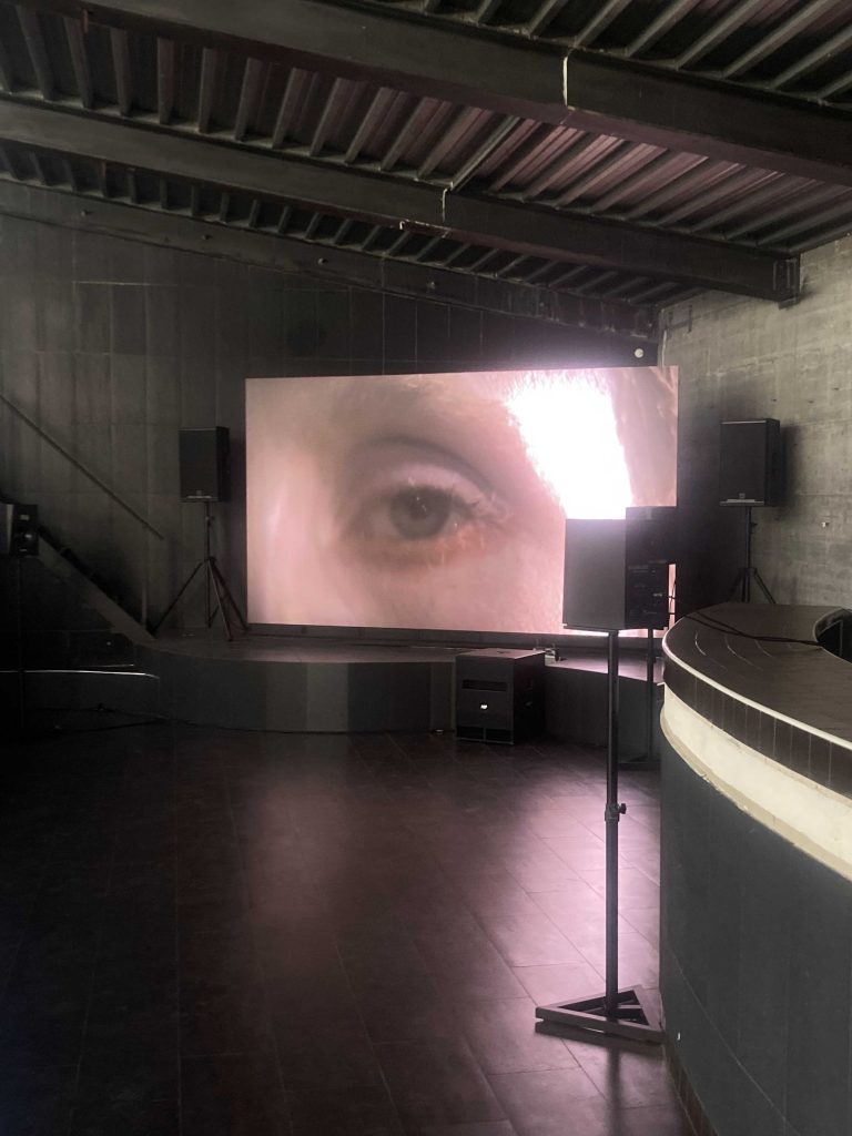 Projection Mapping Transforms Monumental Sculpture into a Living Experience After Dark Projection Mapping Transforms Monumental Sculpture into a Living Experience After Dark