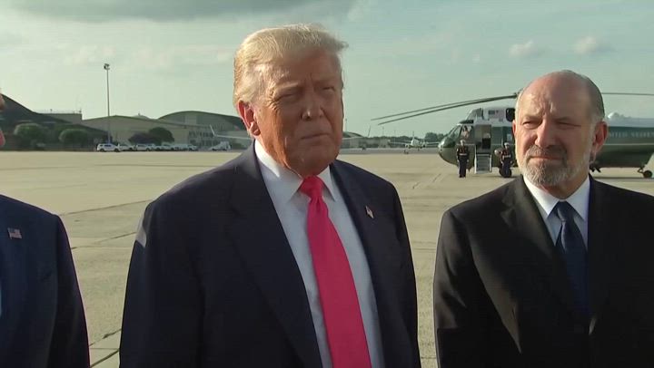Report Claims Trump Gave Epstein a Lewd Drawing as a Birthday Gift