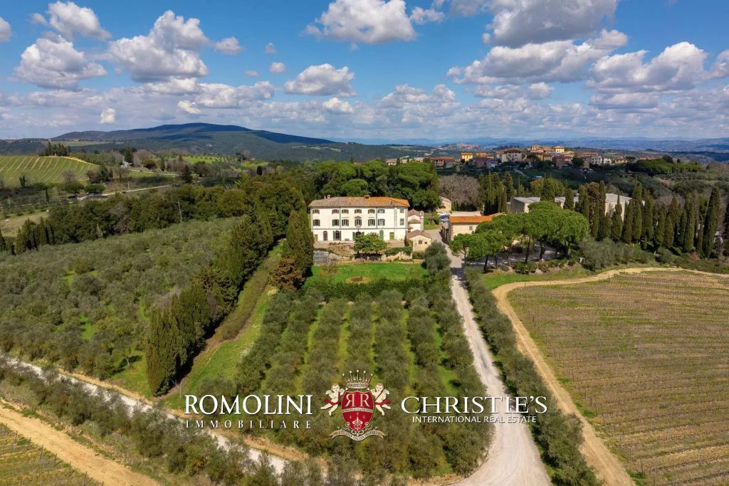 Winery Effortlessly Merges with Vast Greek Vineyard Winery Effortlessly Merges with Vast Greek Vineyard