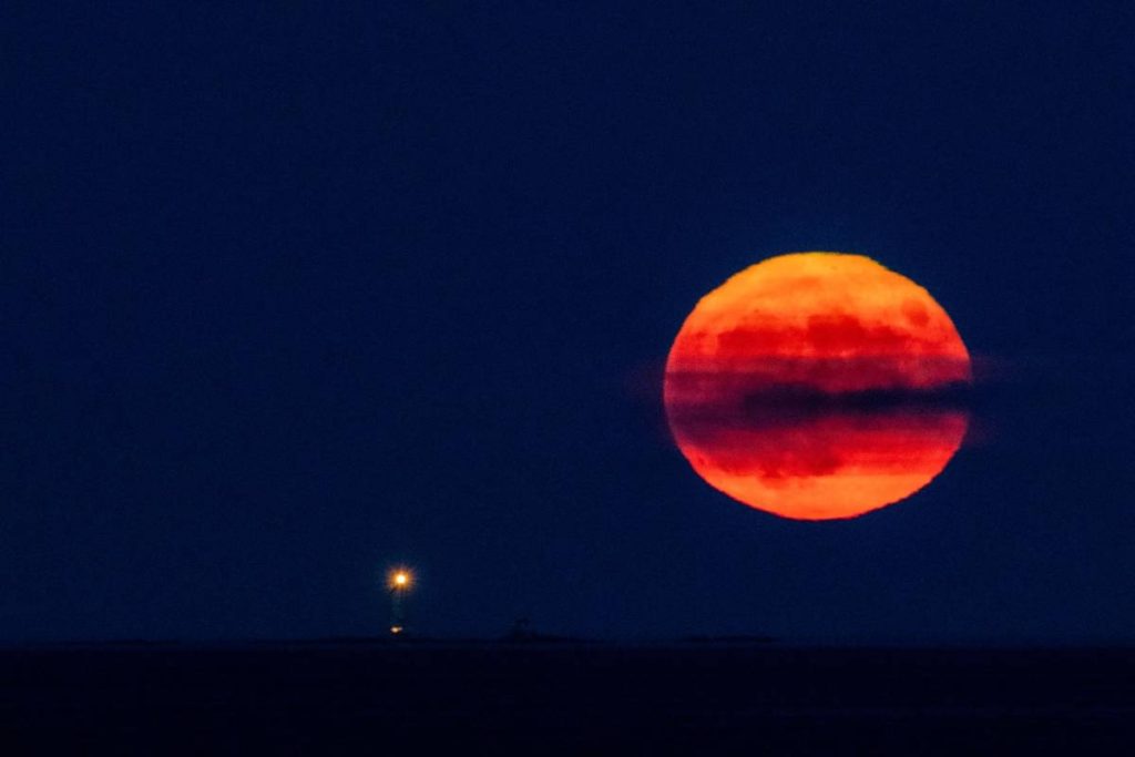 “Sturgeon Moon to Light Up Night Sky This Weekend” “Sturgeon Moon to Light Up Night Sky This Weekend”