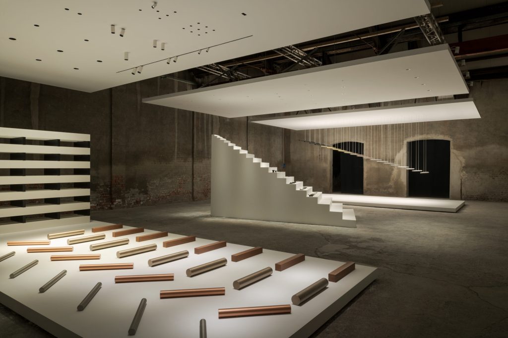 Daniel Arsham and Kohler Unveil “Divided Layers” Installation at Palazzo Courtyard during Milan Design Week Daniel Arsham and Kohler Unveil “Divided Layers” Installation at Palazzo Courtyard during Milan Design Week
