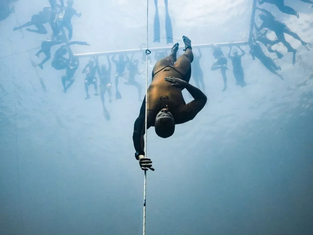 Freediver Sets New Record with 29-Minute Underwater Breath Hold