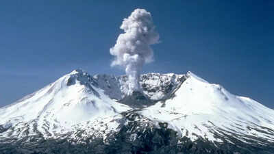 Photographer Focused on Preserving Film Shot During 1980 Mount St. Helens Eruption in Last Seconds Photographer Focused on Preserving Film Shot During 1980 Mount St. Helens Eruption in Last Seconds