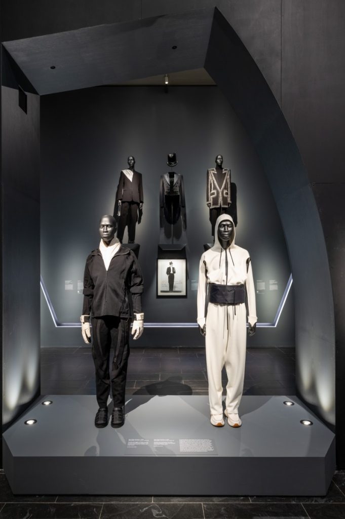 “Exhibition ‘Superfine’ Explores the Linked History of Black Identity and Fashion” “Exhibition ‘Superfine’ Explores the Linked History of Black Identity and Fashion”