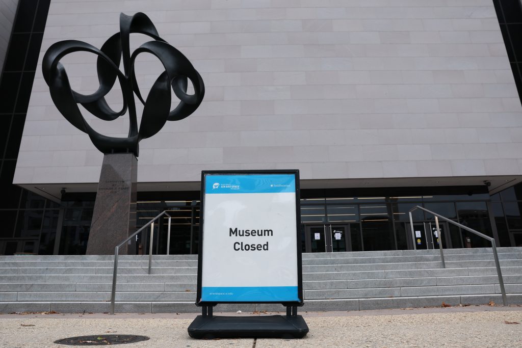 Smithsonian Institution Closes Amid Third Week of Government Shutdown Smithsonian Institution Closes Amid Third Week of Government Shutdown