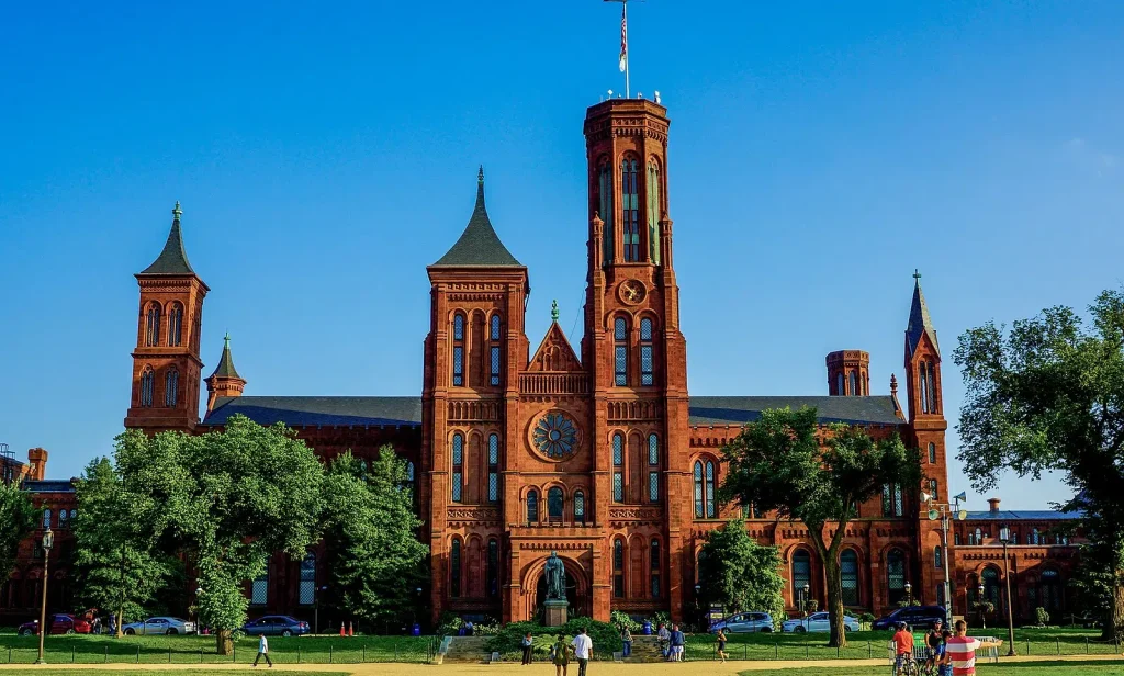 Smithsonian Shuts Down Museums and Zoo Because of Government Shutdown Smithsonian Shuts Down Museums and Zoo Because of Government Shutdown