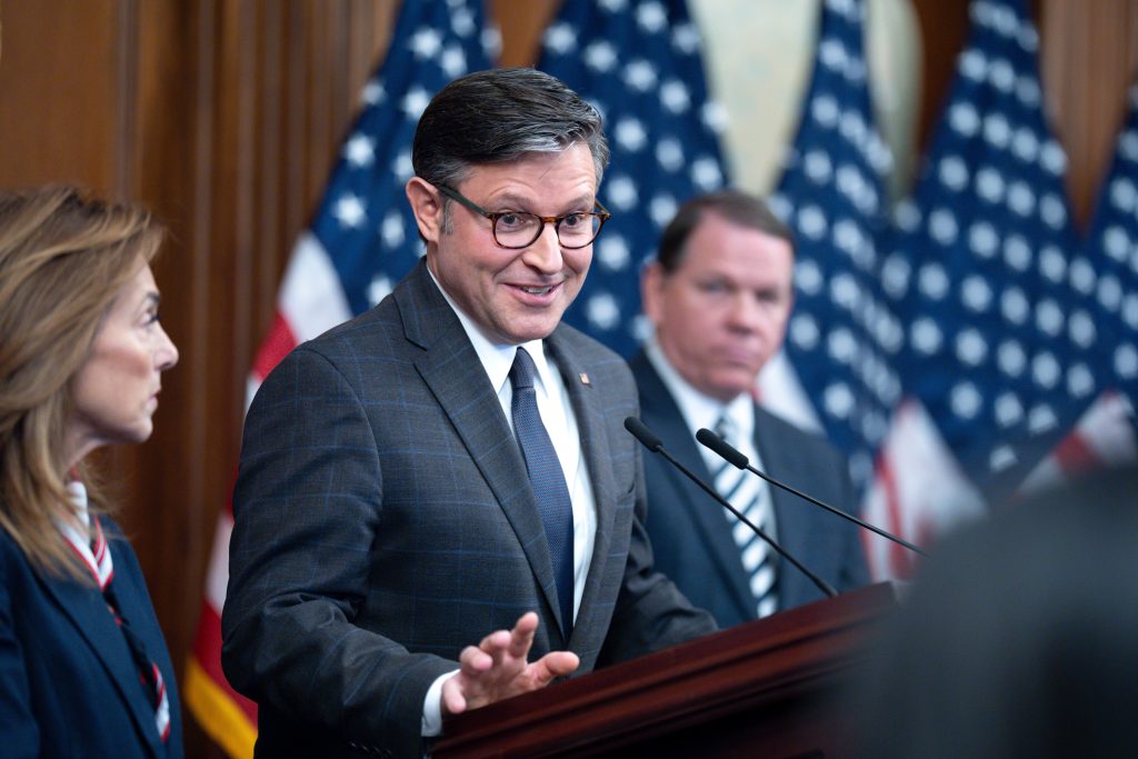 Trump Dismisses Entire Arts Oversight Committee Trump Dismisses Entire Arts Oversight Committee