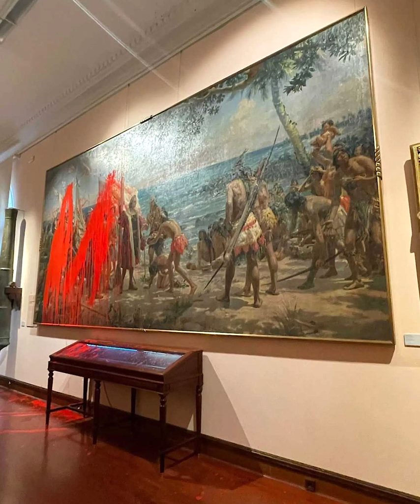 Two Individuals Arrested for Vandalizing Columbus Artwork with Paint in Spain Two Individuals Arrested for Vandalizing Columbus Artwork with Paint in Spain