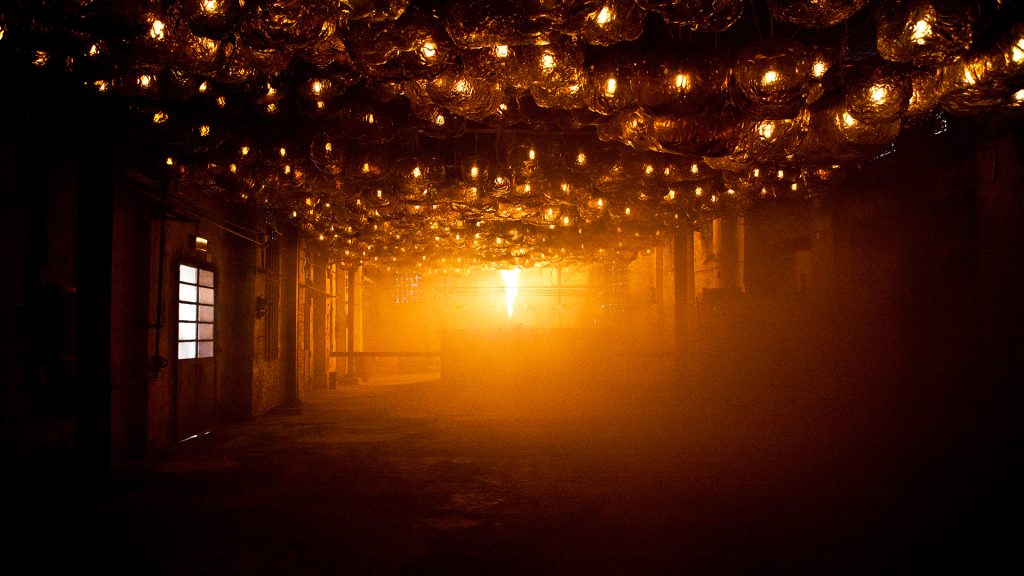 Just as the Italian Craft of Glassblowing Was About to Break Apart, a Skilled Artisan in Murano Appeared to Restore It Just as the Italian Craft of Glassblowing Was About to Break Apart, a Skilled Artisan in Murano Appeared to Restore It