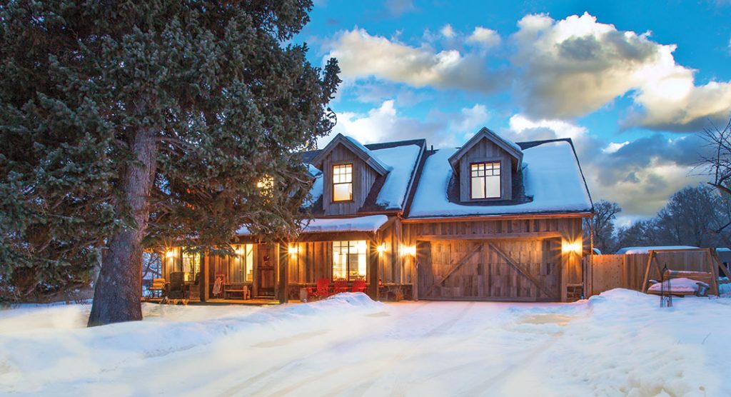 Camera-Inspired Cottage Offers Perfect Mountain Getaway Camera-Inspired Cottage Offers Perfect Mountain Getaway