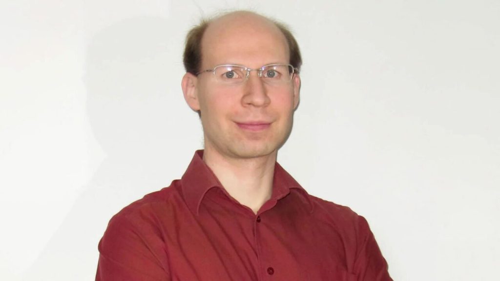 “Everyday Moments Captured: An Artistic Exploration by Handowin He” “Everyday Moments Captured: An Artistic Exploration by Handowin He”