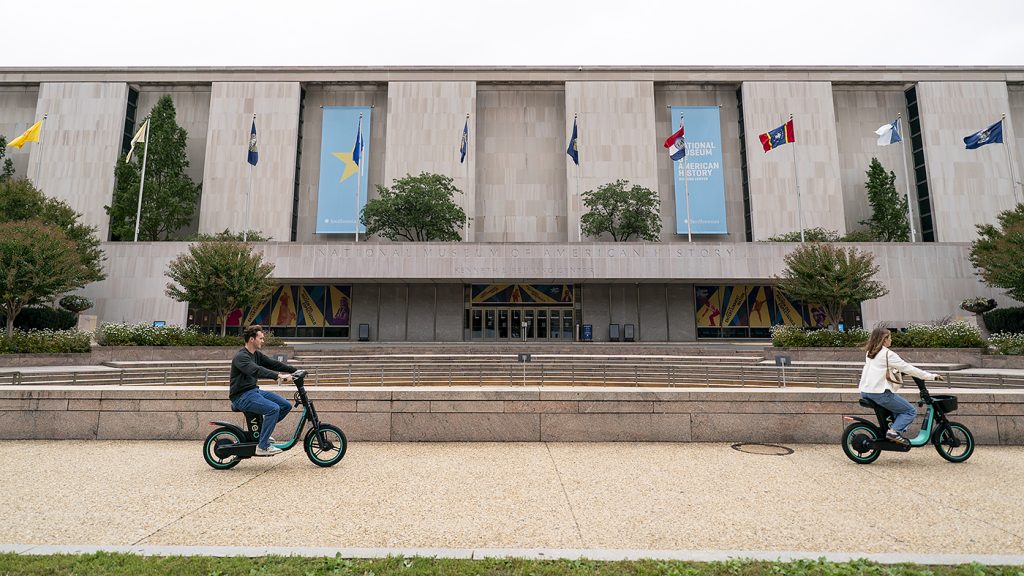 White House Issues New Warnings to Smithsonian Institution