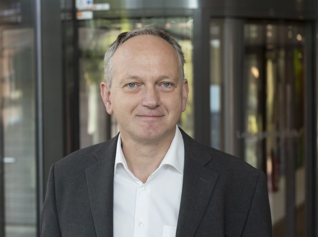 81-Year-Old DJ Starts Career at 65, Proving It’s Never Too Late to Follow Your Passion 81-Year-Old DJ Starts Career at 65, Proving It’s Never Too Late to Follow Your Passion