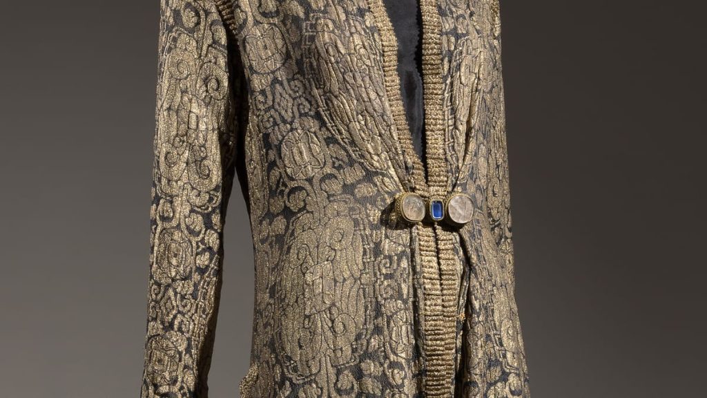 “Exhibition Explores Intersection of Art and Fashion at The Museum at FIT”