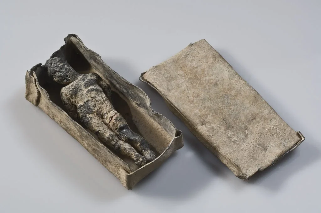 “Accursed! Exhibition Reveals the Impact of Sorcery in the Ancient Era”