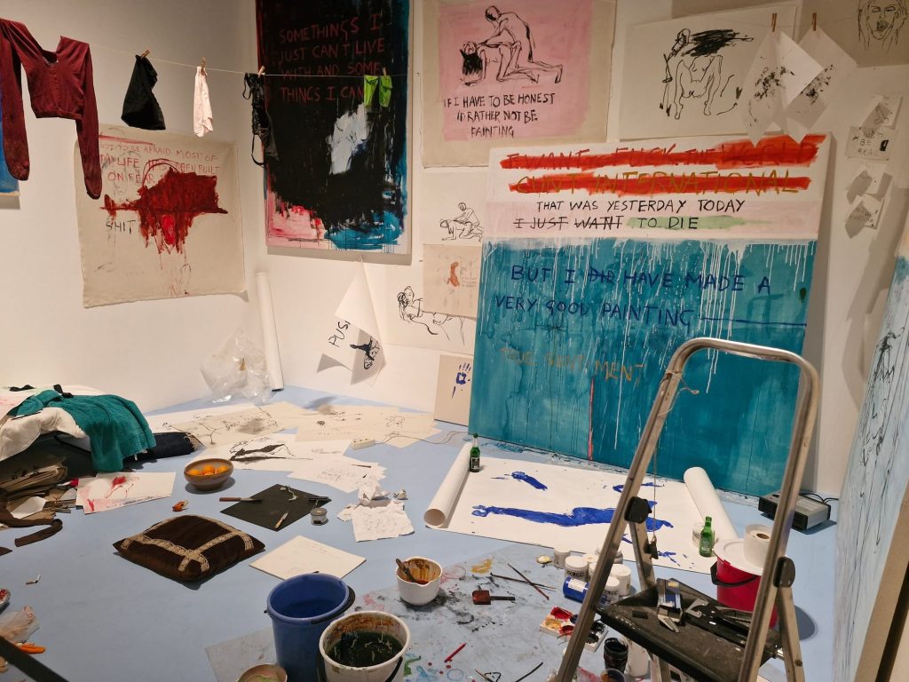 Tracey Emin: Exploring the Self-Centric Themes in Her Art Tracey Emin: Exploring the Self-Centric Themes in Her Art