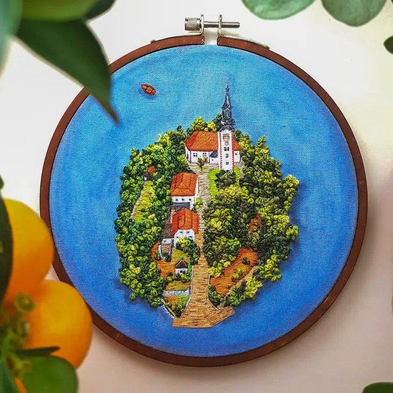 Artist Converts Travel Experiences Into Mixed Media Embroidery and Provides Tutorials Artist Converts Travel Experiences Into Mixed Media Embroidery and Provides Tutorials