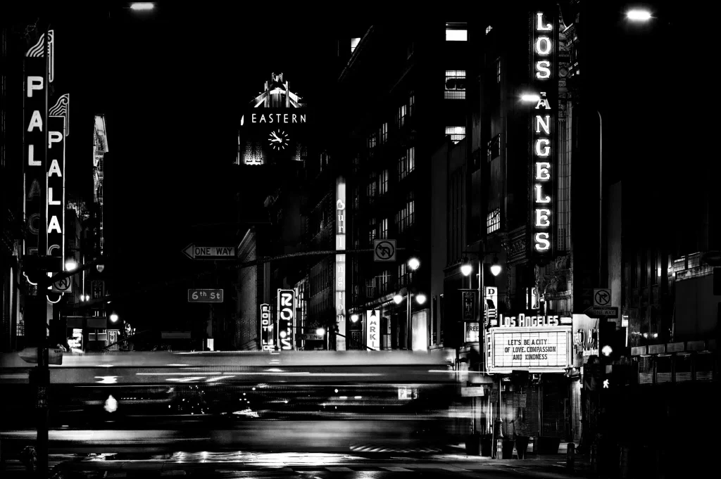 Interview with a Photographer Who Transitioned from TV Directing: Infusing Every Frame with Cinematic Elegance