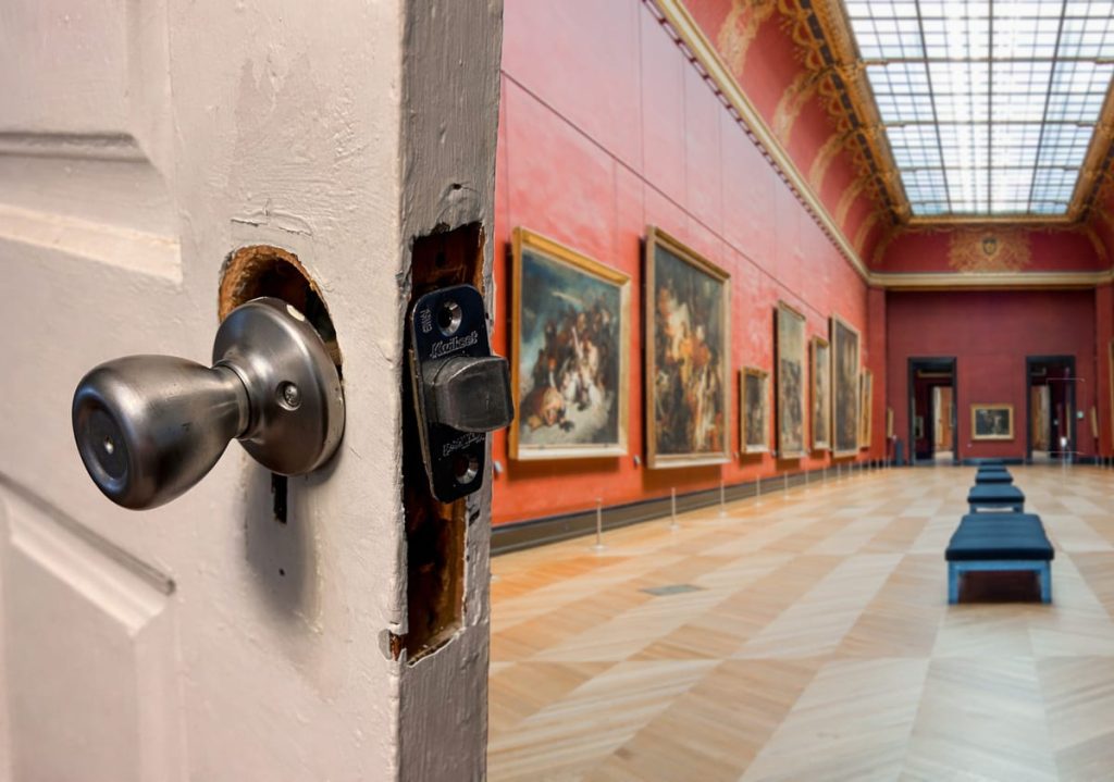 Louvre Museum Enhances Security with New Door Locks Following Recent Heist Louvre Museum Enhances Security with New Door Locks Following Recent Heist