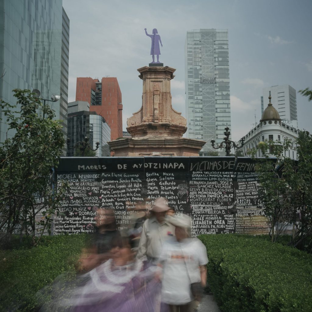 Mexican Cultural Workers Criticize Pedro Reyes Sculpture Exhibit at LACMA