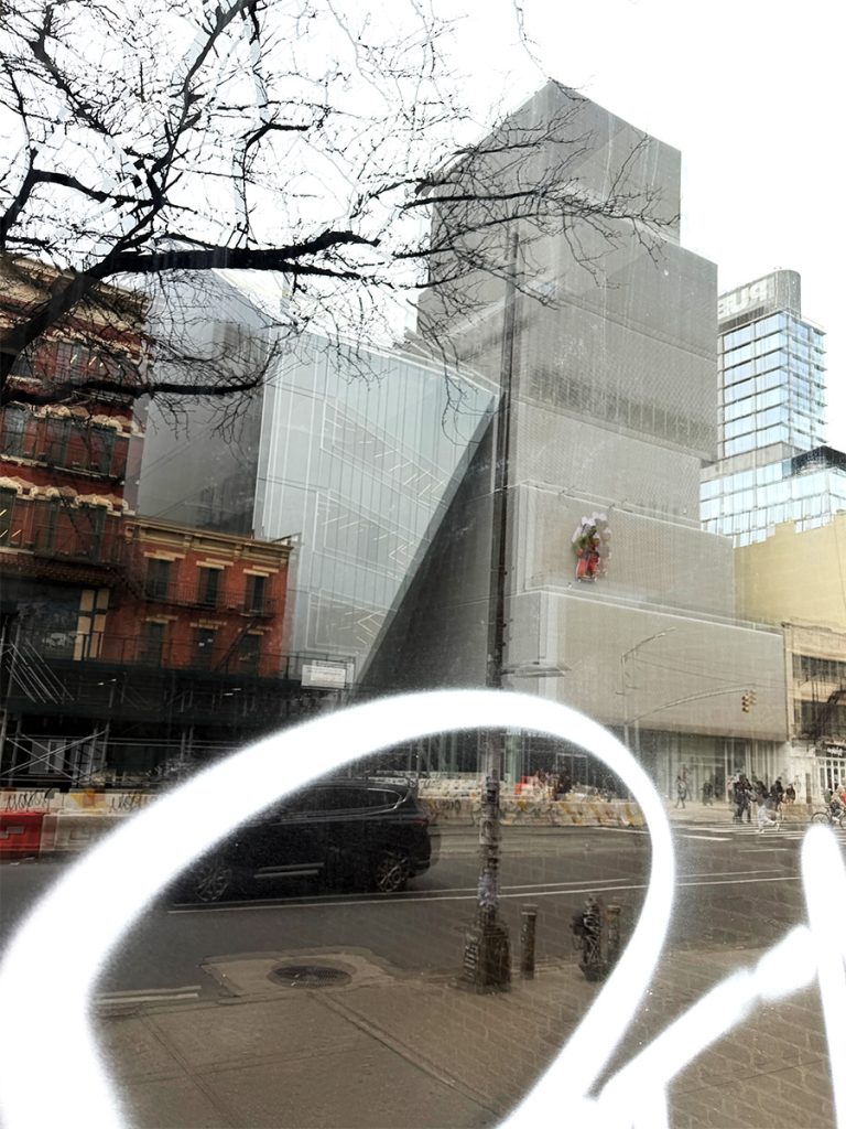 “Visions of Tomorrow: Innovative Museum Showcases Human Journeys Through Eras”