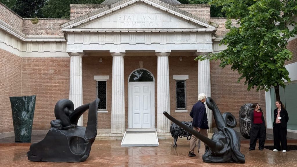 Alma Allen’s Exhibit Faces Challenges in Venice