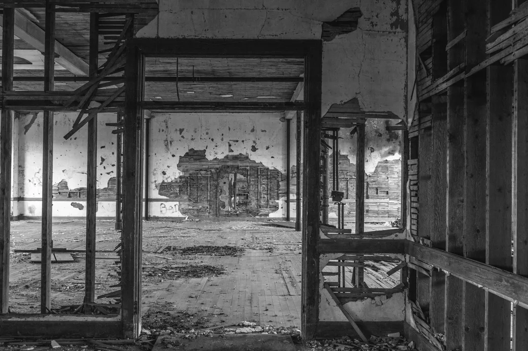 15 - This historic room at Fort Adams, once occupied by soldiers, now serves as a museum. Beyond its deteriorating walls, the fort hosts daily tours and yearly summer festivals.