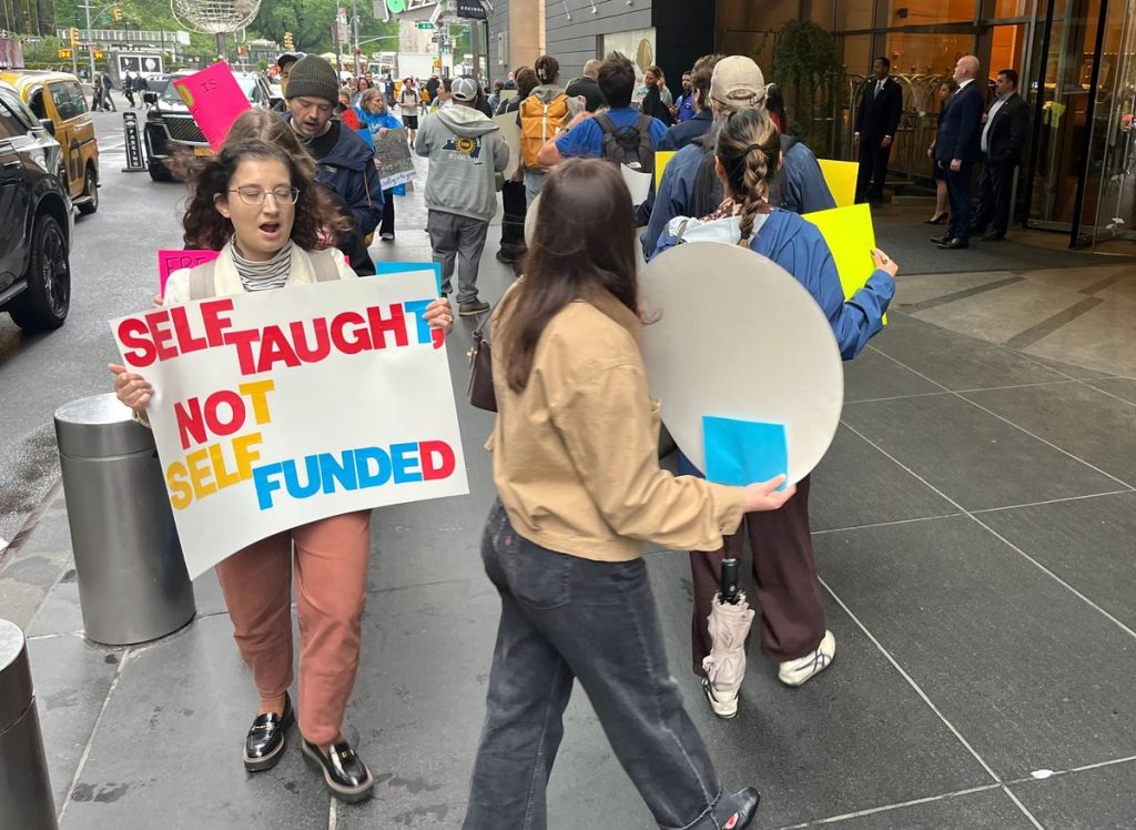 Workers Picket American Folk Art Museum Gala Demanding Higher Wages